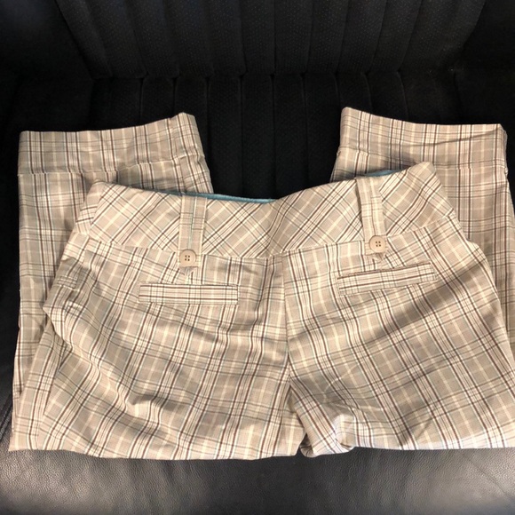 Preowned Women’s Joe Benbasset Size 3 Capris - Picture 3 of 4